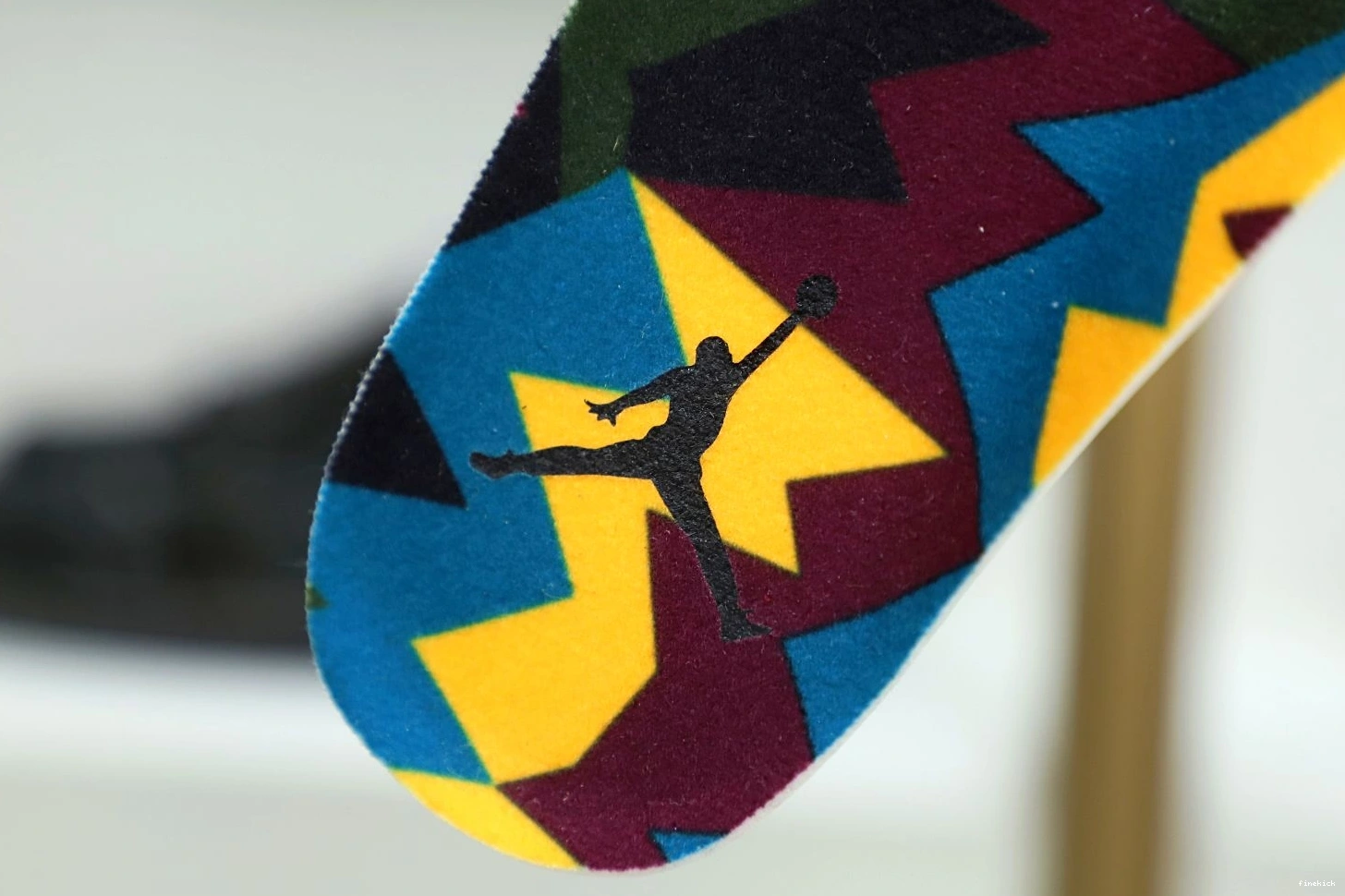 JORDAN AIR 6 RETRO BORDEAUX 0129